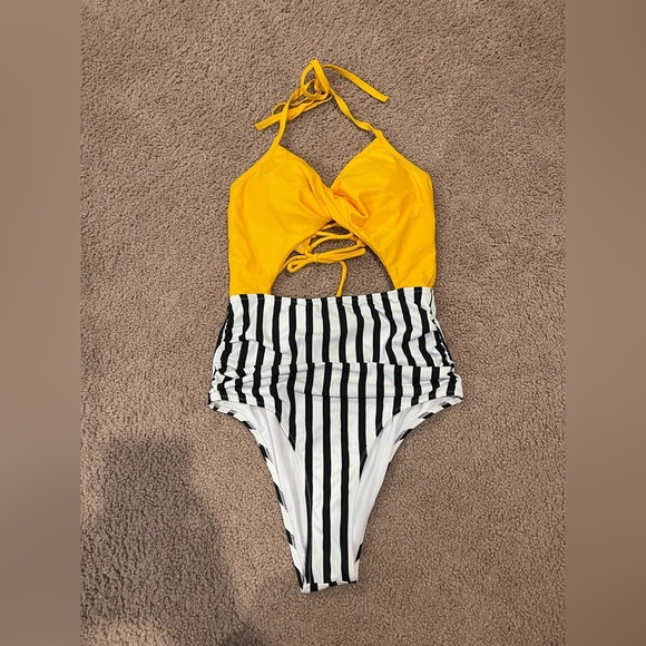 CUPSHE One-piece Yellow Halter Cut-out Front Swimsuit - Picture 3 of 8